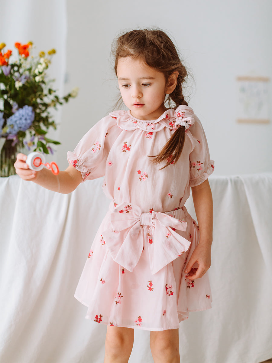 Yvonne 2 Piece Floral Blouse Skirt Set， Embroidered Florets
