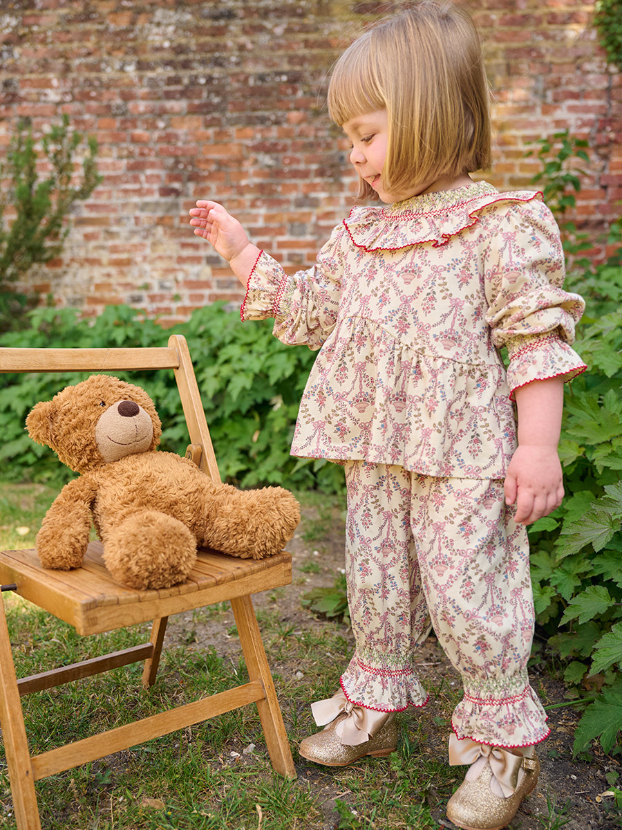 Charleston Smocked Tee Flower Basket Rice
